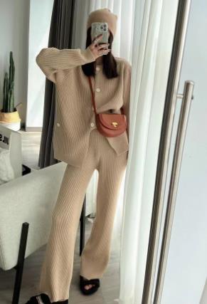 Knit two-piece for women