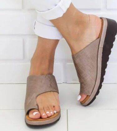 Toe wedge heel with half drag sandals
